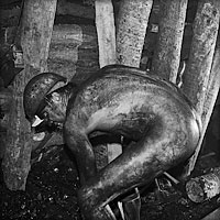 Werner Mahler: Miner below ground, 1975,  VEB coal mining factory, Zwickau
